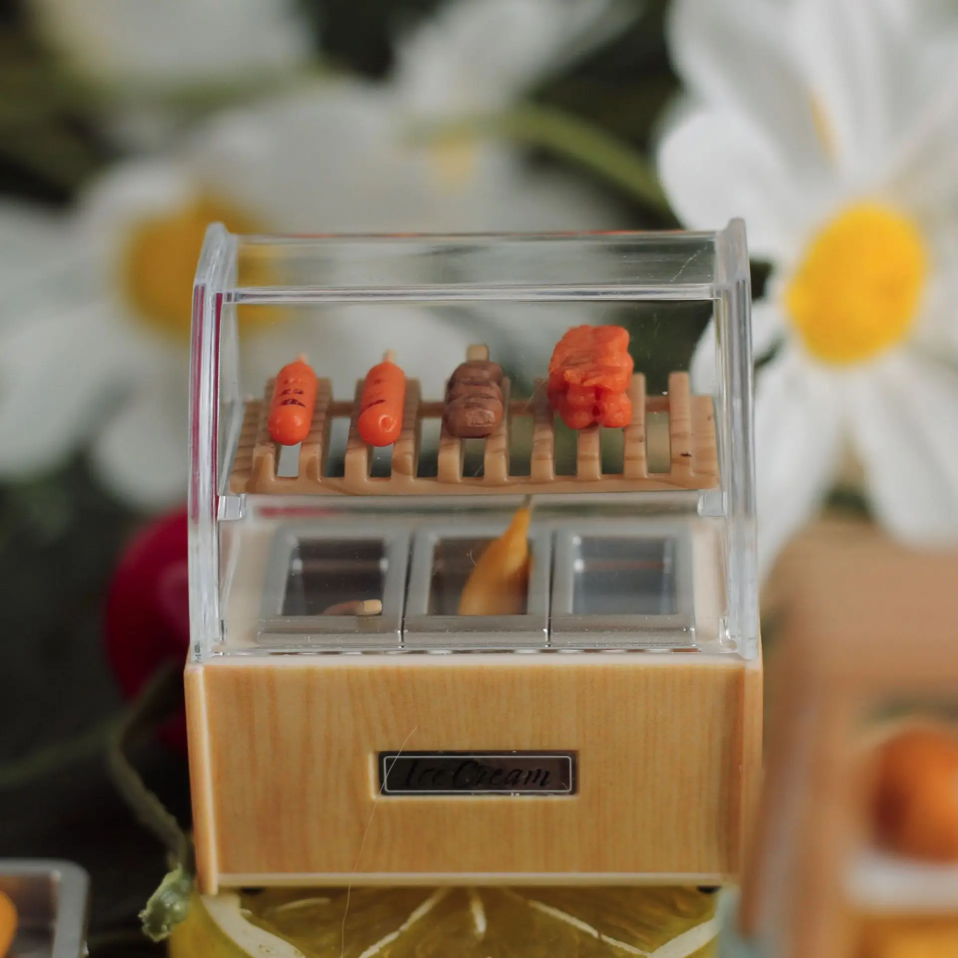 Искусственные японские игрушки для еды, шкафчик для сосисок Oden Bento, украшения из смолы, миниатюрные игрушки для еды «сделай сам», Креативные украшения, кукольный домик
Искусственные японские игрушки для еды, шкафчик для сосисок Oden Bento, украшения из смолы, миниатюрные игрушки для еды «сделай сам», Креативные украшения, кукольный домик