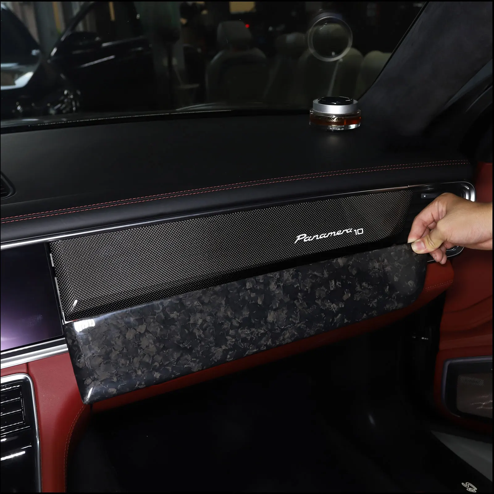 Real Carbon Fiber Car Dashboard Panel Decorative Cover for Porsche Panamera 971 2017-2020 Interior Accessories LHD
Real Carbon Fiber Car Dashboard Panel Decorative Cover for Porsche Panamera 971 2017-2020 Interior Accessories LHD