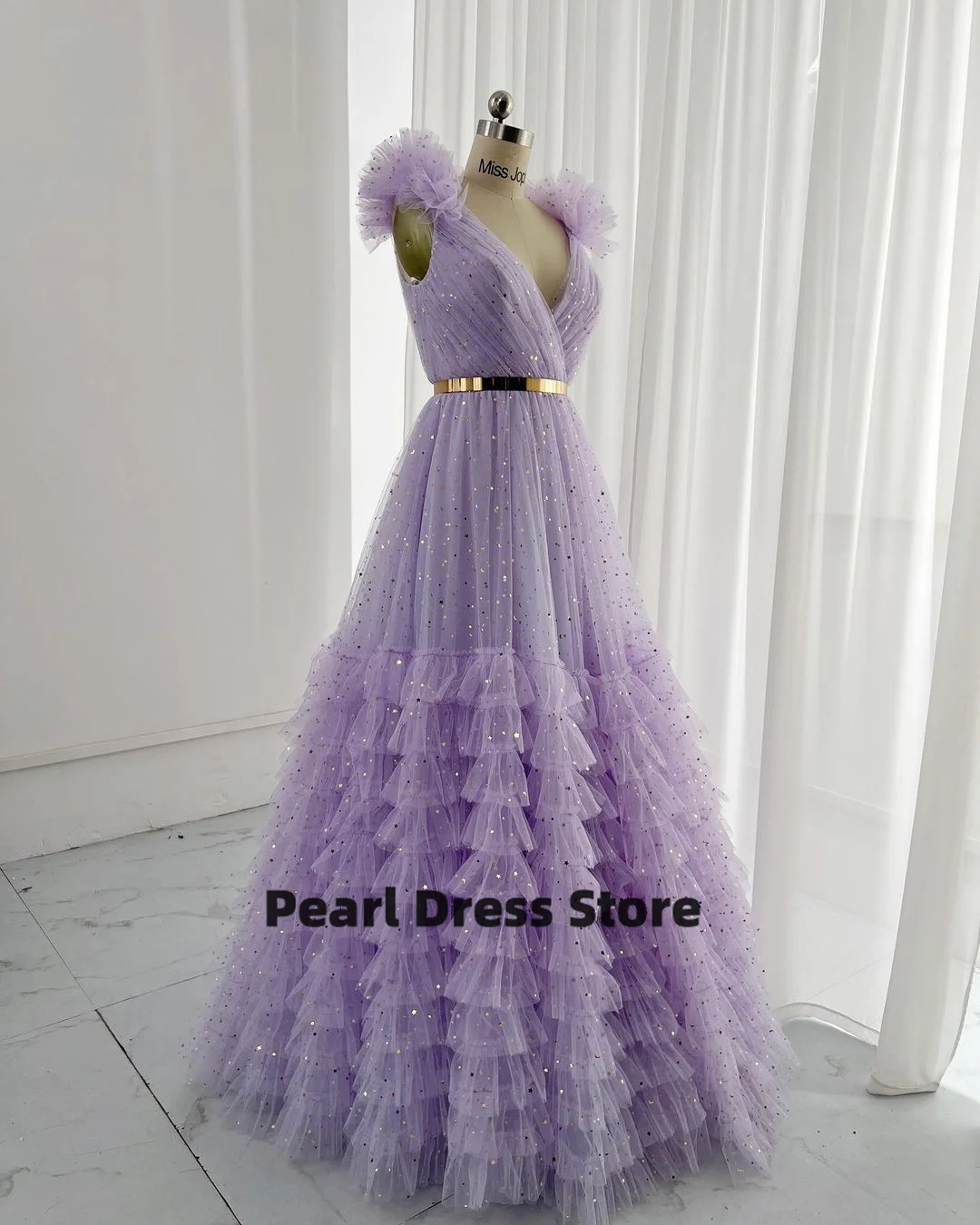 Платье для выпускного вечера с V-образным вырезом 
Платье для выпускного вечера с V-образным вырезом