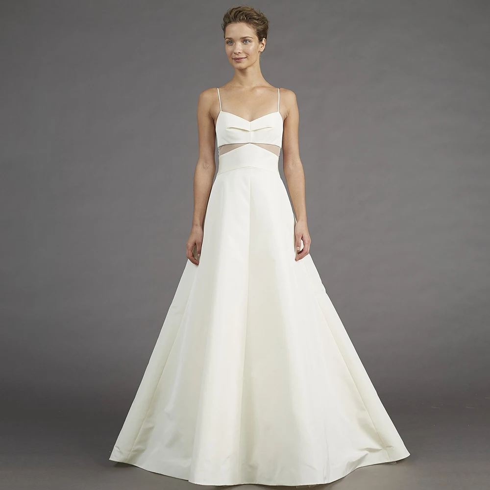 Простое свадебное платье-трапеция на бретелях-спагетти, классическое атласное платье до пола без рукавов с V-образным вырезом и открытой спиной, свадебное платье со шлейфом
Простое свадебное платье-трапеция на бретелях-спагетти, классическое атласное платье до пола без рукавов с V-образным вырезом и открытой спиной, свадебное платье со шлейфом