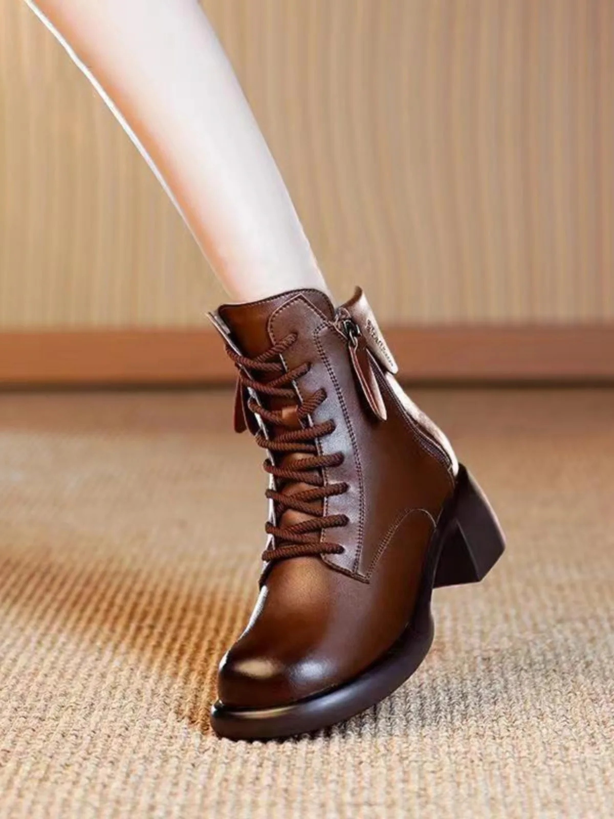Hot Sales Vintage High Top Thick Heel Martin Boots for Women 2023 Autumn and Winter New Trend Fashion Mix Mid-heel Ankle Boots
Hot Sales Vintage High Top Thick Heel Martin Boots for Women 2023 Autumn and Winter New Trend Fashion Mix Mid-heel Ankle Boots