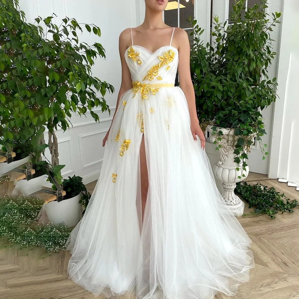 White Sweetheart A Line Graduation Prom Dresses Flower Appliques Spaghetti Straps Side Split Tulle Long Homecoming Party Dress
White Sweetheart A Line Graduation Prom Dresses Flower Appliques Spaghetti Straps Side Split Tulle Long Homecoming Party Dress