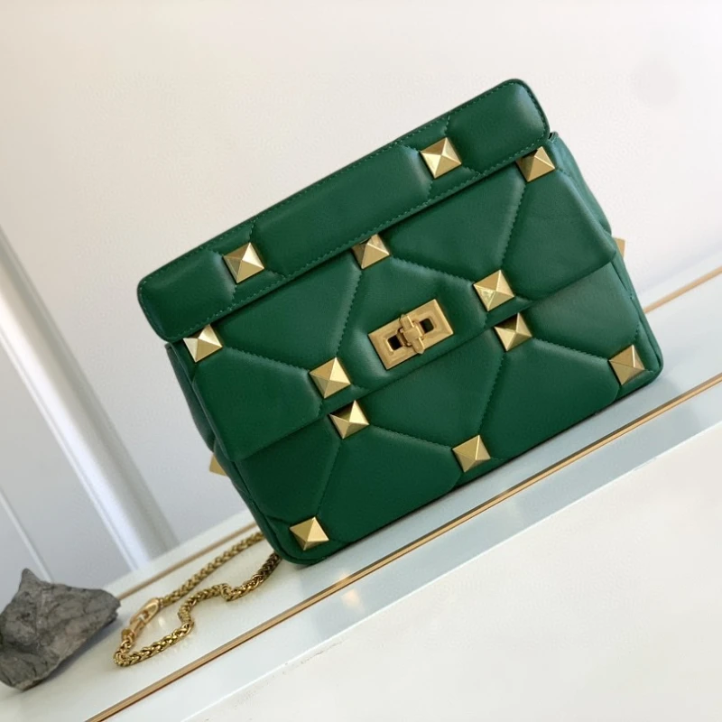 Genuine Leather Shoulder Rivet Bag for Women Sheepskin Chain Handbag Single Shoulder Crossbody Bag Luxury Designer Handbags
Genuine Leather Shoulder Rivet Bag for Women Sheepskin Chain Handbag Single Shoulder Crossbody Bag Luxury Designer Handbags