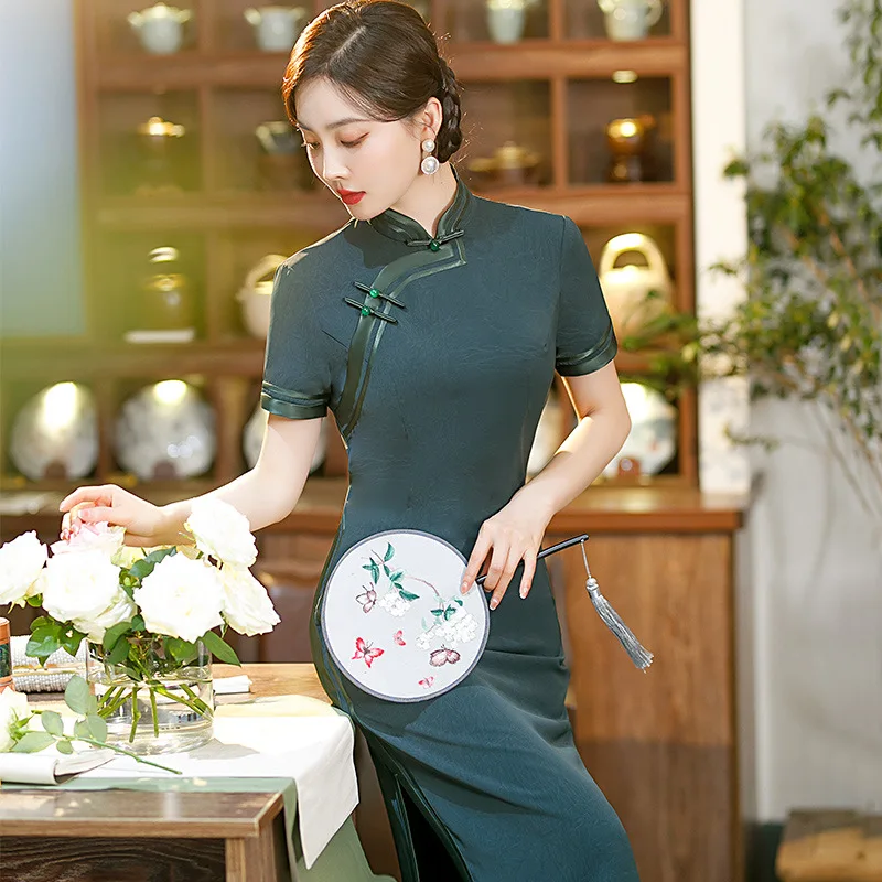 2023 Spring and Summer New Women's Clothing Chinese Style Cheongsam Catwalk Style Retro Hand-grabbed Qipao Elegant Sexy Dress
2023 Spring and Summer New Women's Clothing Chinese Style Cheongsam Catwalk Style Retro Hand-grabbed Qipao Elegant Sexy Dress