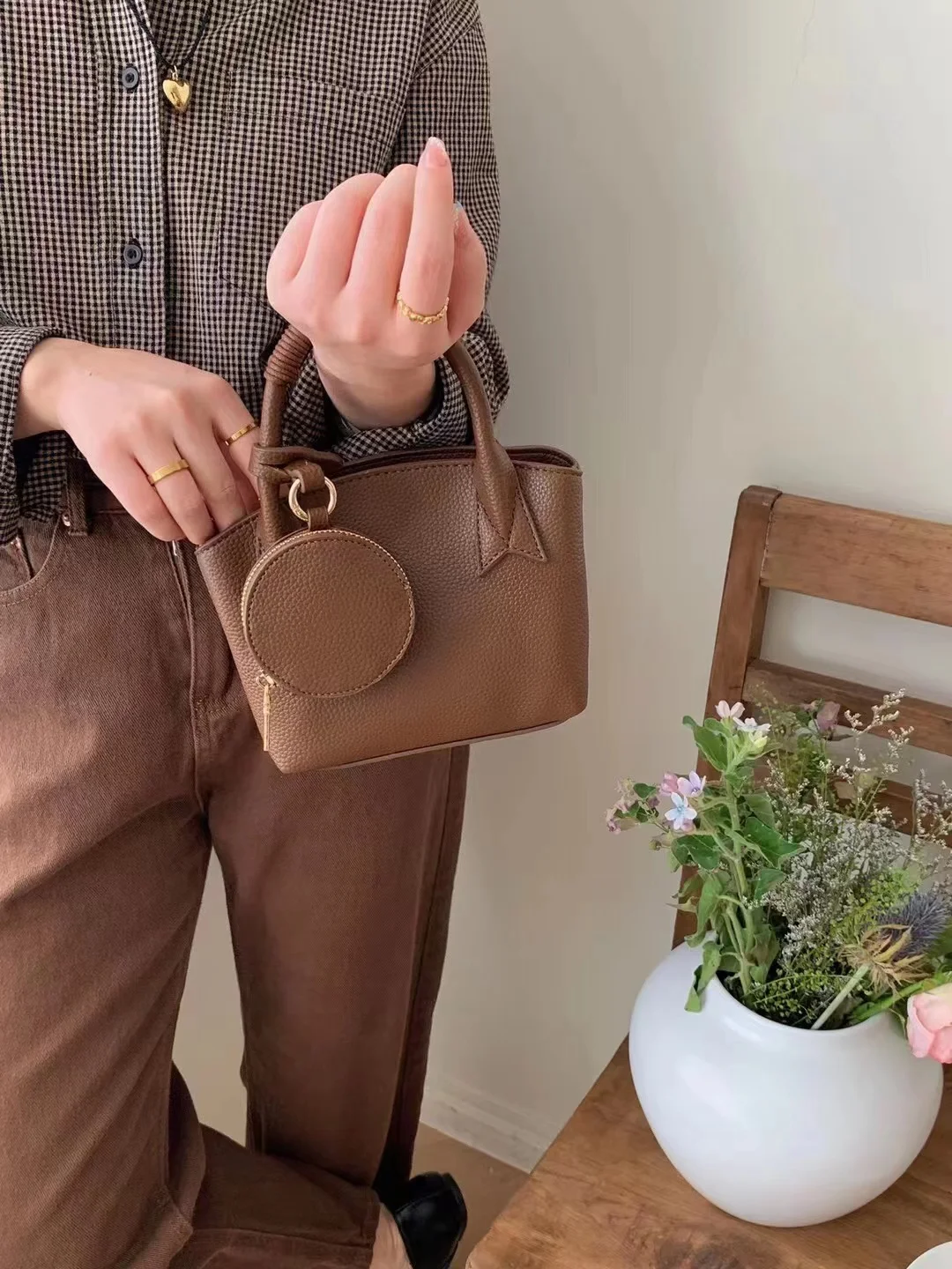 

Niche design cute and versatile pebbled texture handbag Korean version simple fresh bucket bag shoulder bag crossbody bag