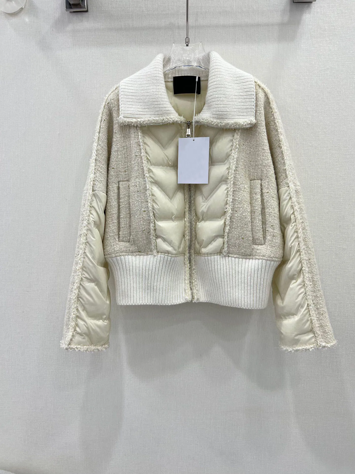 2023 Autumn Winter Fashion New Women's Clothing Knitted Large Lapel Goose down Short Coat 0925
2023 Autumn Winter Fashion New Women's Clothing Knitted Large Lapel Goose down Short Coat 0925