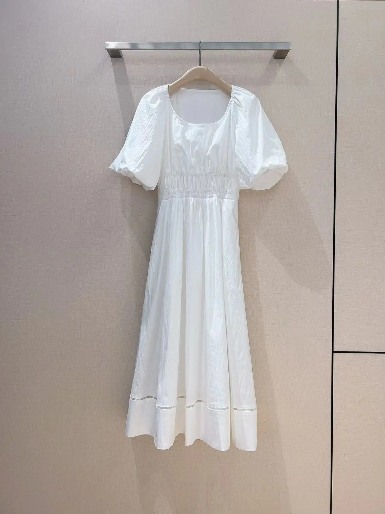 High Quality 2023 Summer Women Fashion Runway Top Holiday Midi Solid Dress Ladies Short Sleeves Hot Sale Dresses
High Quality 2023 Summer Women Fashion Runway Top Holiday Midi Solid Dress Ladies Short Sleeves Hot Sale Dresses