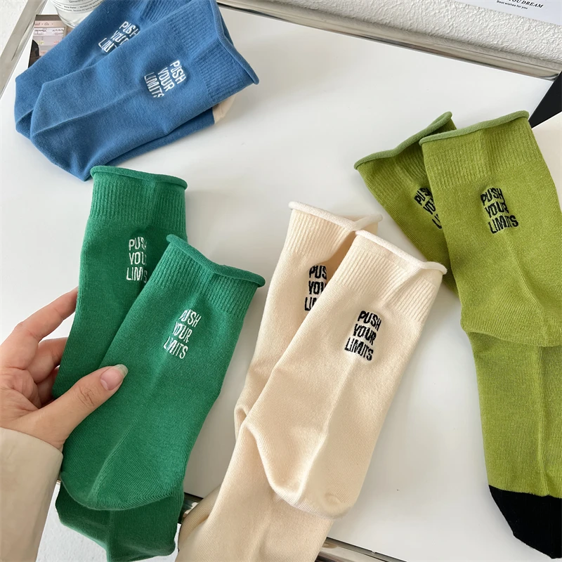 

New Socks For Women Cotton Soft Casual Fashion Letter Embroidery Socks Girls Mixed-Color Retro Breathable Crew Socks Comfy Lady