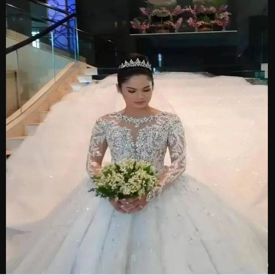 Amazing Scoop Neck Lace Appliques Wedding Gowns Cathedral Train vestido de Casamento Plus Size Long Sleeves Woman Bridal Dress
Amazing Scoop Neck Lace Appliques Wedding Gowns Cathedral Train vestido de Casamento Plus Size Long Sleeves Woman Bridal Dress