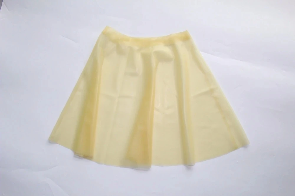 Женская прозрачная резиновая мини-юбка из латекса
Женская прозрачная резиновая мини-юбка из латекса