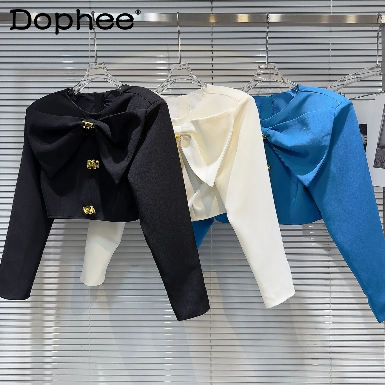 2024 Spring Women's Big Bow Blazer New Classic Style Metal Buckle Short Suit Coat Ladies Blue Tops
2024 Spring Women's Big Bow Blazer New Classic Style Metal Buckle Short Suit Coat Ladies Blue Tops