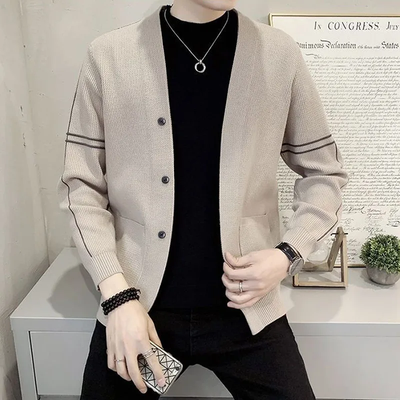 2023 New Autumn Fashion Trend Minimalist Korean Version Men's Casual Lazy Style Versatile Style Knit Pocket Cardigan Jacket
2023 New Autumn Fashion Trend Minimalist Korean Version Men's Casual Lazy Style Versatile Style Knit Pocket Cardigan Jacket