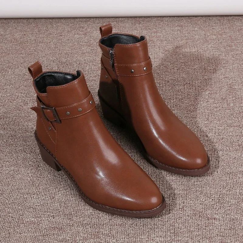 Сапоги женские резиновые до середины икры, Современные однотонные, на квадратном каблуке, без застежки, с круглым носком, на молнии, хит продаж, зима 2020
Сапоги женские резиновые до середины икры, Современные однотонные, на квадратном каблуке, без застежки, с круглым носком, на молнии, хит продаж, зима 2020