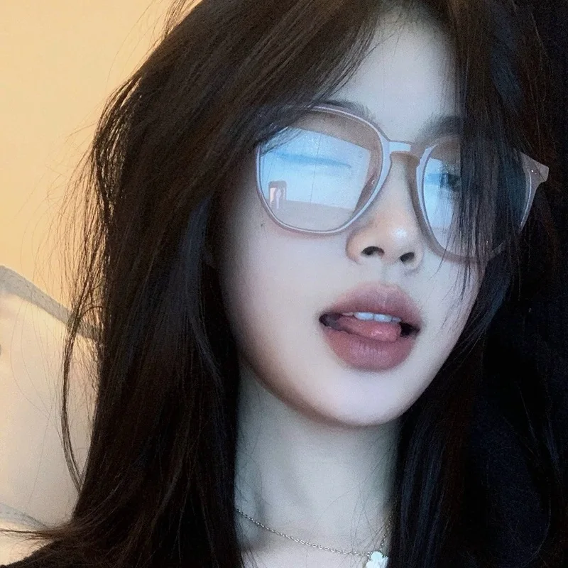 Korea Retro Glasses Frame Women Fashion Anti-blue Plain Glasses Men Contrasting Cute Decorative Computer Glasses
Korea Retro Glasses Frame Women Fashion Anti-blue Plain Glasses Men Contrasting Cute Decorative Computer Glasses