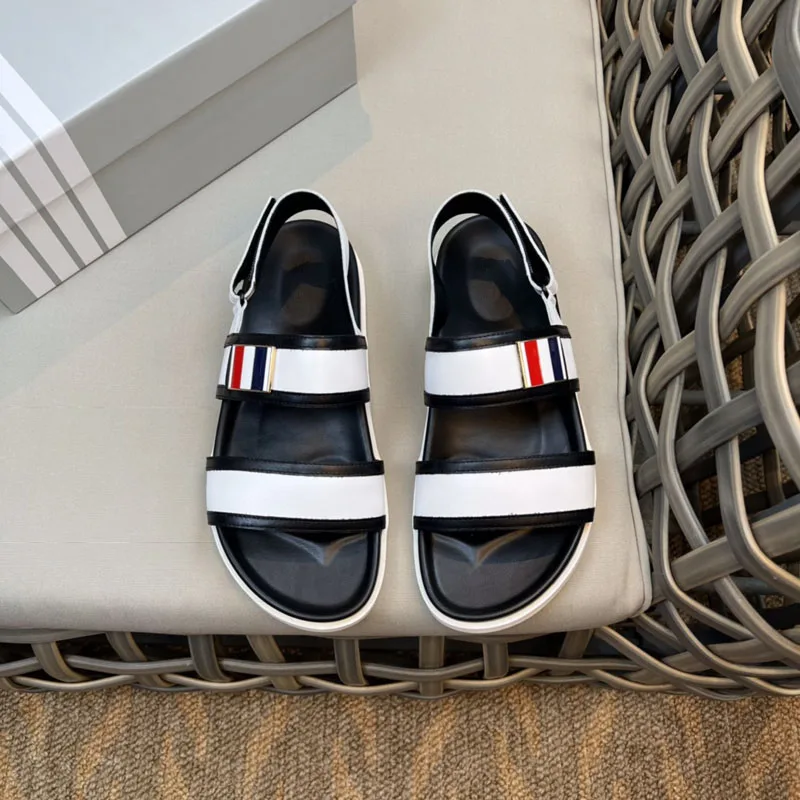 2023 New Slippers For Men High Quality Men Outdoor Flip Flops Summer Fashion Brand Casual Beach All-match Women Sandals
2023 New Slippers For Men High Quality Men Outdoor Flip Flops Summer Fashion Brand Casual Beach All-match Women Sandals