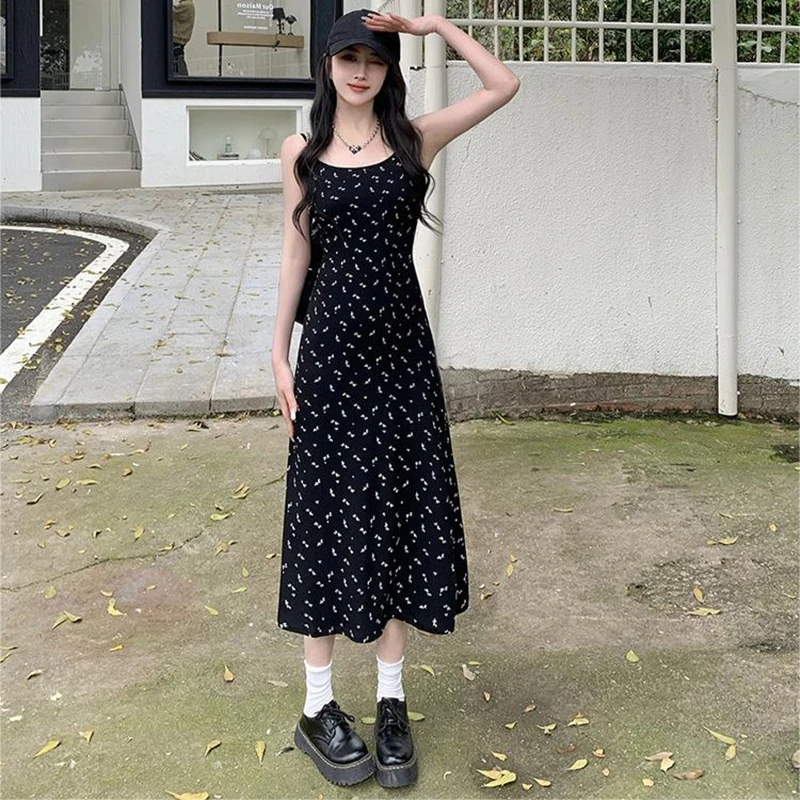 French Style Summer Black Floral Spaghetti Strap Casual Holiday Dress Women Slim Fitting Temperament Midi Dress
French Style Summer Black Floral Spaghetti Strap Casual Holiday Dress Women Slim Fitting Temperament Midi Dress