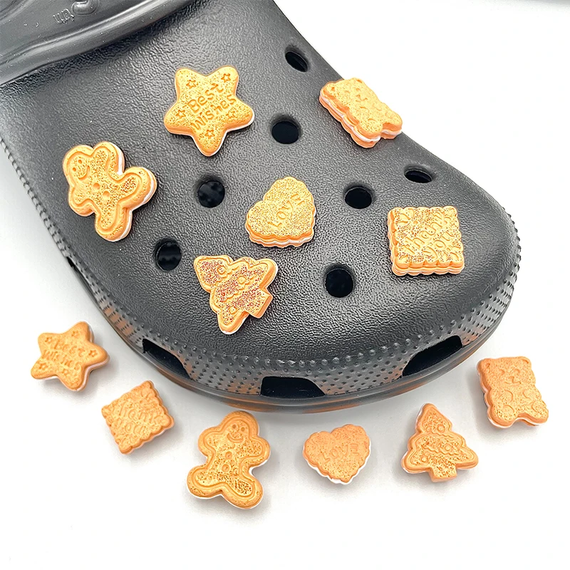 2022 Original Designer Biscuit Pattern Badge Ornaments For Kids Croc Sandals Shoe Accessory DIY Shoe Decorations For Clog Charms
2022 Original Designer Biscuit Pattern Badge Ornaments For Kids Croc Sandals Shoe Accessory DIY Shoe Decorations For Clog Charms