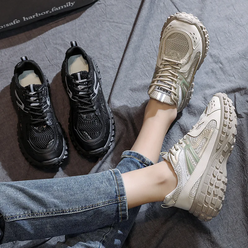 Женские кроссовки, сезон осень-зима, сетчатые дышащие туфли на шнуровке и платформе, женская уличная модная повседневная обувь с вулканизированной подошвой, 2023
Женские кроссовки, сезон осень-зима, сетчатые дышащие туфли на шнуровке и платформе, женская уличная модная повседневная обувь с вулканизированной подошвой, 2023