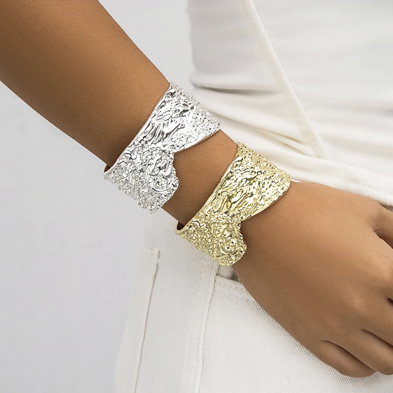 New Bracelet for Women Lava Gold Silver Color Wide Cuff Bangle Irregular Geometry Metal Hammer Open Exaggerated Punk Cool Bangle
New Bracelet for Women Lava Gold Silver Color Wide Cuff Bangle Irregular Geometry Metal Hammer Open Exaggerated Punk Cool Bangle