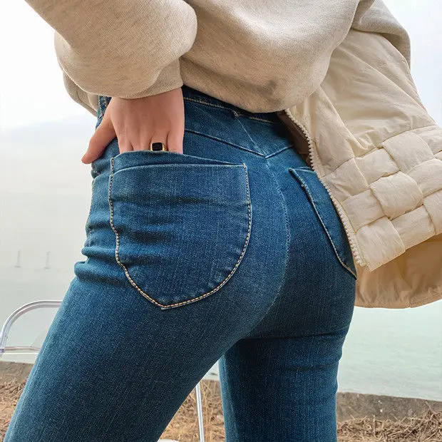2022 New Autumn Winter All-match High Waist Thicken Velvet Pencil Jeans for Lady Nostalgic Dark Blue Full Lengtgh Denim Pants
2022 New Autumn Winter All-match High Waist Thicken Velvet Pencil Jeans for Lady Nostalgic Dark Blue Full Lengtgh Denim Pants