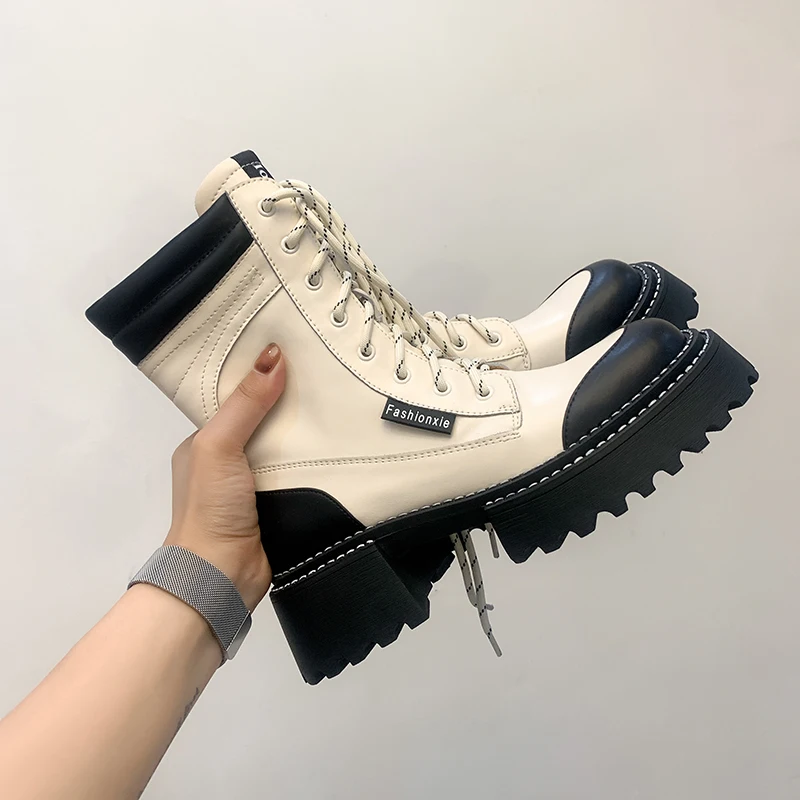 New Retro Car Stitched Locomotive Boots Thick Sole Heightened Strap Punk Style Knight Boots Leather Women's Boots Sneakers
New Retro Car Stitched Locomotive Boots Thick Sole Heightened Strap Punk Style Knight Boots Leather Women's Boots Sneakers