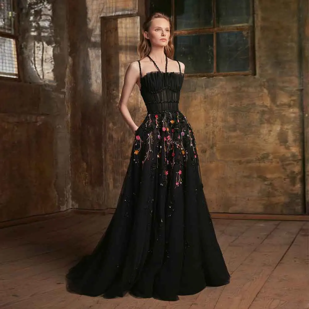 Высококачественное Черное длинное платье с вышивкой и цветами для выпускного вечера платья на тонких бретельках с бисером арабское дубайское официальное платье
Высококачественное Черное длинное платье с вышивкой и цветами для выпускного вечера платья на тонких бретельках с бисером арабское дубайское официальное платье