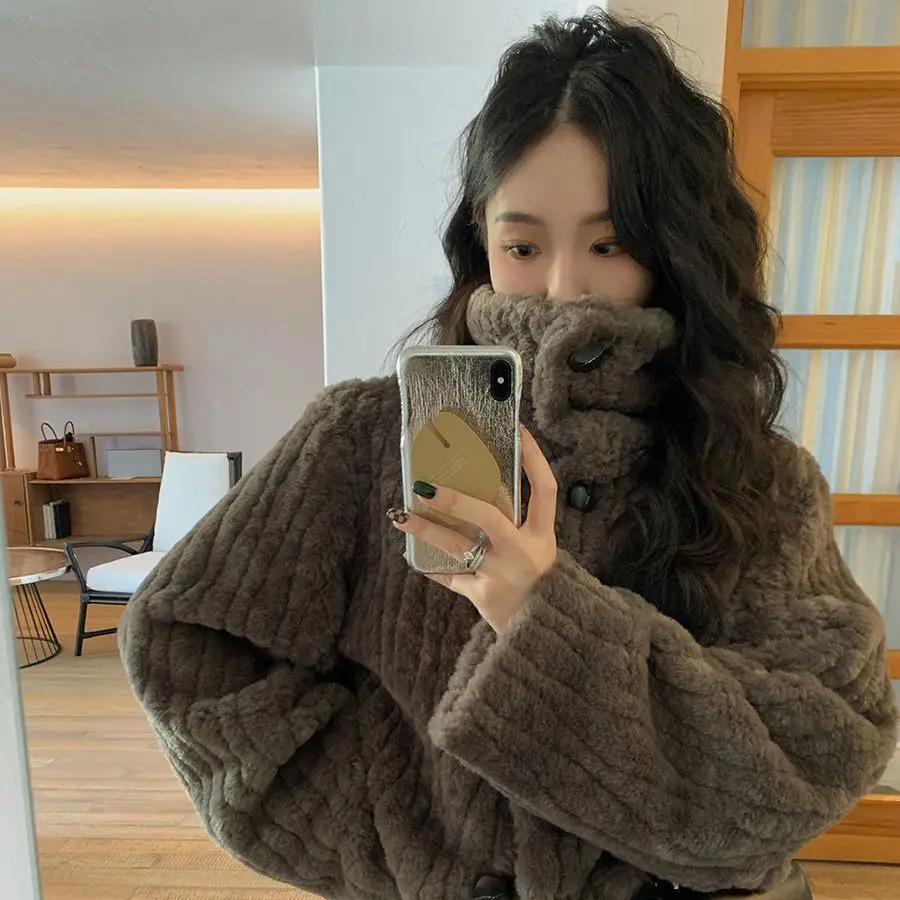 Autumn and winter thickened short coat retro niche stand up collar warm imitation fur plush velvet coat for women hoodie
Autumn and winter thickened short coat retro niche stand up collar warm imitation fur plush velvet coat for women hoodie
