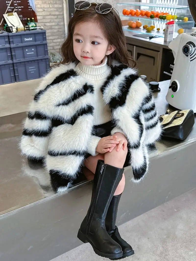 Girls Winter Jacket Faux Fur Coat Children Version Loose Simplicity Stand-up Collar Kids Plush Velvet Leopard Coat
Girls Winter Jacket Faux Fur Coat Children Version Loose Simplicity Stand-up Collar Kids Plush Velvet Leopard Coat