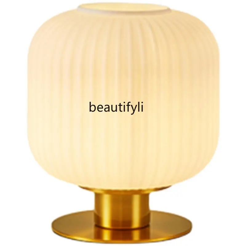 Nordic Light Luxury Glass Lamp Modern Minimalist Living Room Bedroom Bedside Light and Shadow Design Atmosphere Table Lamp
Nordic Light Luxury Glass Lamp Modern Minimalist Living Room Bedroom Bedside Light and Shadow Design Atmosphere Table Lamp