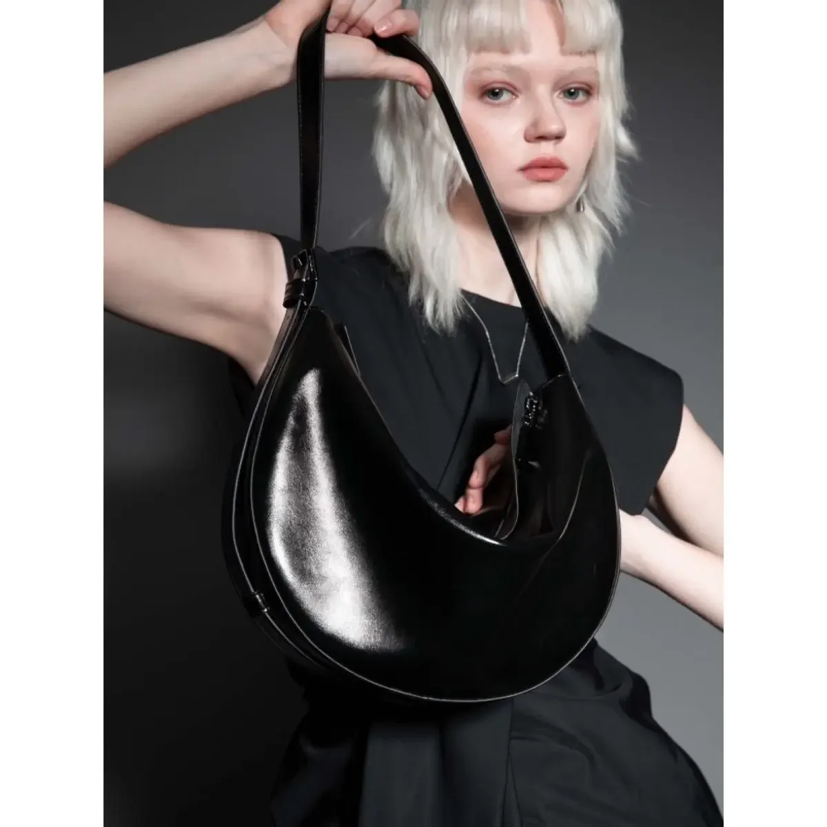 Women Bag New Genuine Leather High-Capacity Office Lady Shoulder Bag Handbag Pures And Bags Crossbody Simple Luxury Women Bag
Women Bag New Genuine Leather High-Capacity Office Lady Shoulder Bag Handbag Pures And Bags Crossbody Simple Luxury Women Bag