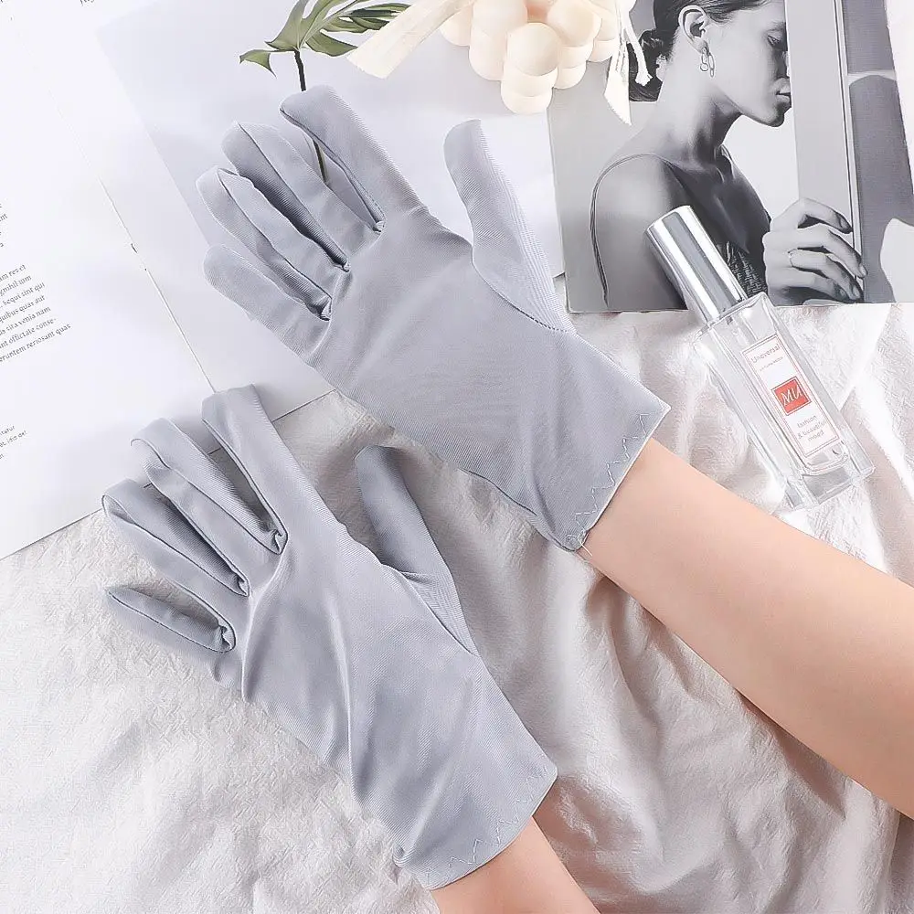 Abrasion-resistant Pure Color Pearlescent Sun Protection Mittens Driving Gloves Outdoor Sports Gloves Female Gloves
Abrasion-resistant Pure Color Pearlescent Sun Protection Mittens Driving Gloves Outdoor Sports Gloves Female Gloves