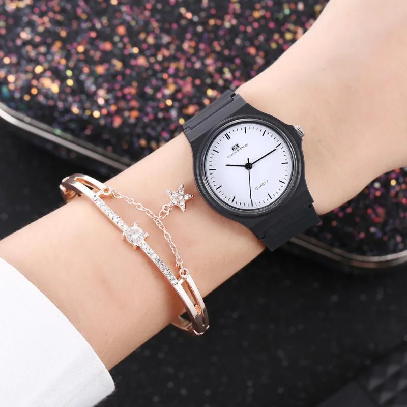1Pc Black Women Watches Silicone Strap Soft Small Wrist Watches Teen Boys Girls WristWatch Unisex Men Watches Relojes Para Mujer
1Pc Black Women Watches Silicone Strap Soft Small Wrist Watches Teen Boys Girls WristWatch Unisex Men Watches Relojes Para Mujer