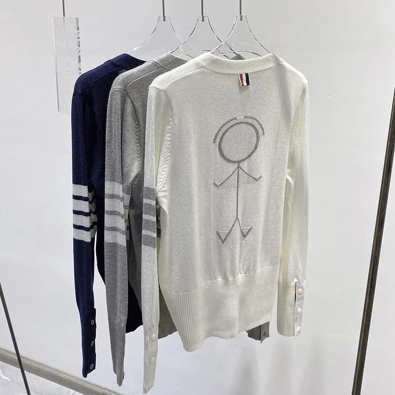 High Quality Korean Knitted Spring TB Matchmaker Fine Wool Cardigan New Four Bar Red White Blue Ribbon Knitted Wool Coat Women
High Quality Korean Knitted Spring TB Matchmaker Fine Wool Cardigan New Four Bar Red White Blue Ribbon Knitted Wool Coat Women