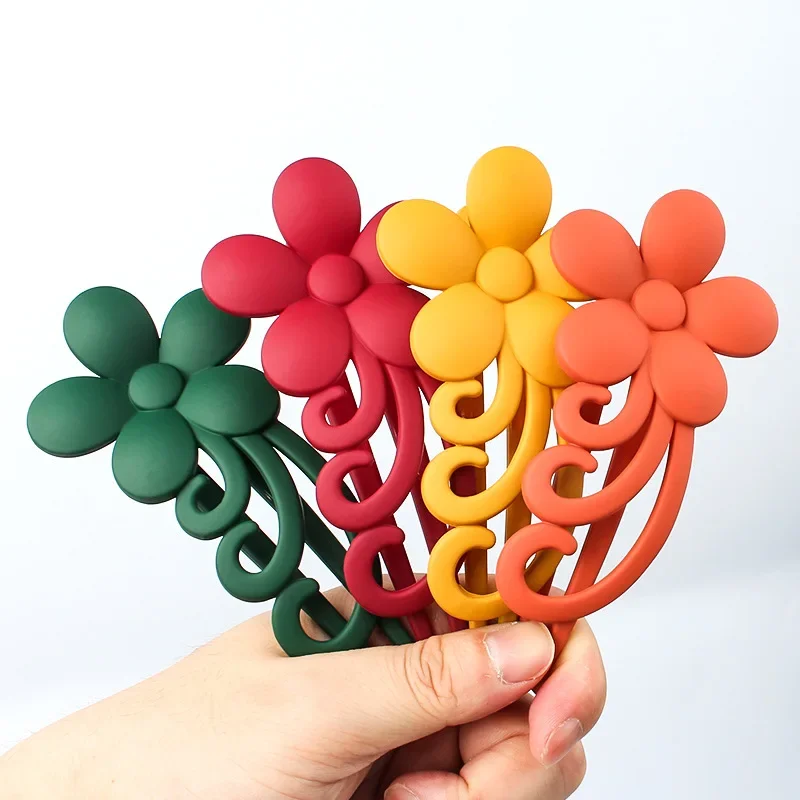 Vintage Flower Hair Claw 2023 Summer New Charm Bobby Pin Elegant Fashion Alligator Clip Hair Accessories for Women Headdress
Vintage Flower Hair Claw 2023 Summer New Charm Bobby Pin Elegant Fashion Alligator Clip Hair Accessories for Women Headdress