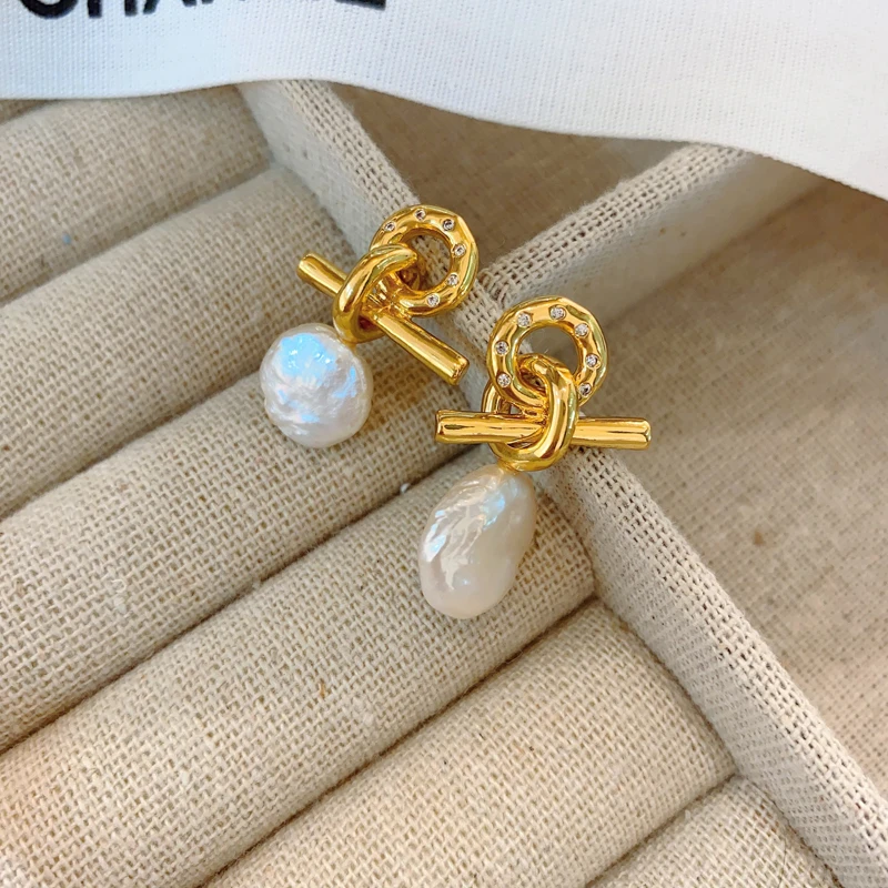 Natural Pearl Design Elegant Natural Freshwater Pearl Earrings Unique Personality Knot Link Baroque Pearl Earring Jewelry
Natural Pearl Design Elegant Natural Freshwater Pearl Earrings Unique Personality Knot Link Baroque Pearl Earring Jewelry