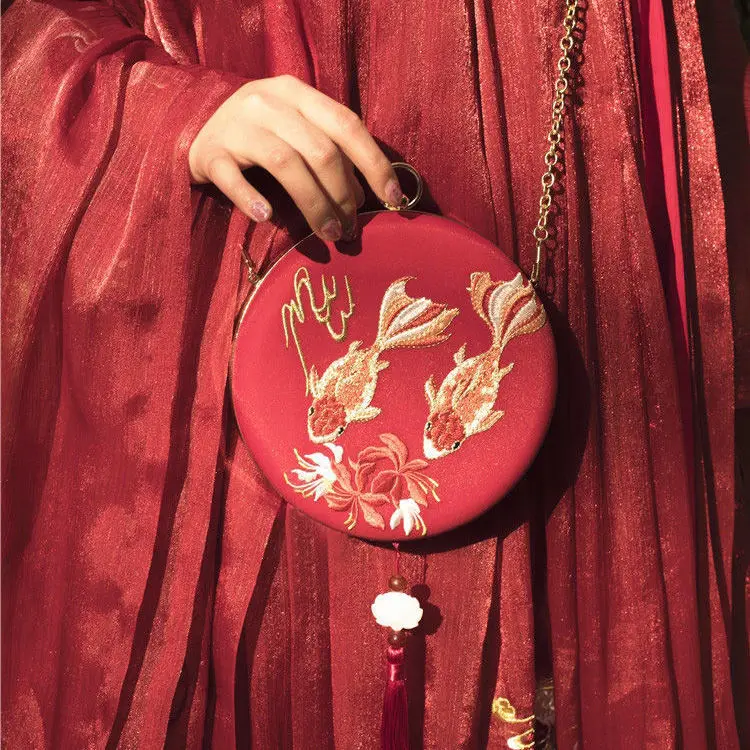 Женская сумка через плечо с вышивкой кои в китайском стиле
Женская сумка через плечо с вышивкой кои в китайском стиле