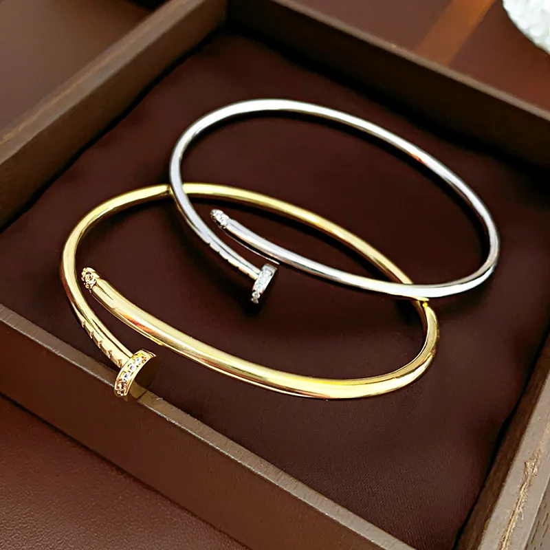 Electroplated Zircon Metal Nail Shape Bracelet Fashion Personality Luxury High Sense of Hand Jewelry For Women Accessories
Electroplated Zircon Metal Nail Shape Bracelet Fashion Personality Luxury High Sense of Hand Jewelry For Women Accessories