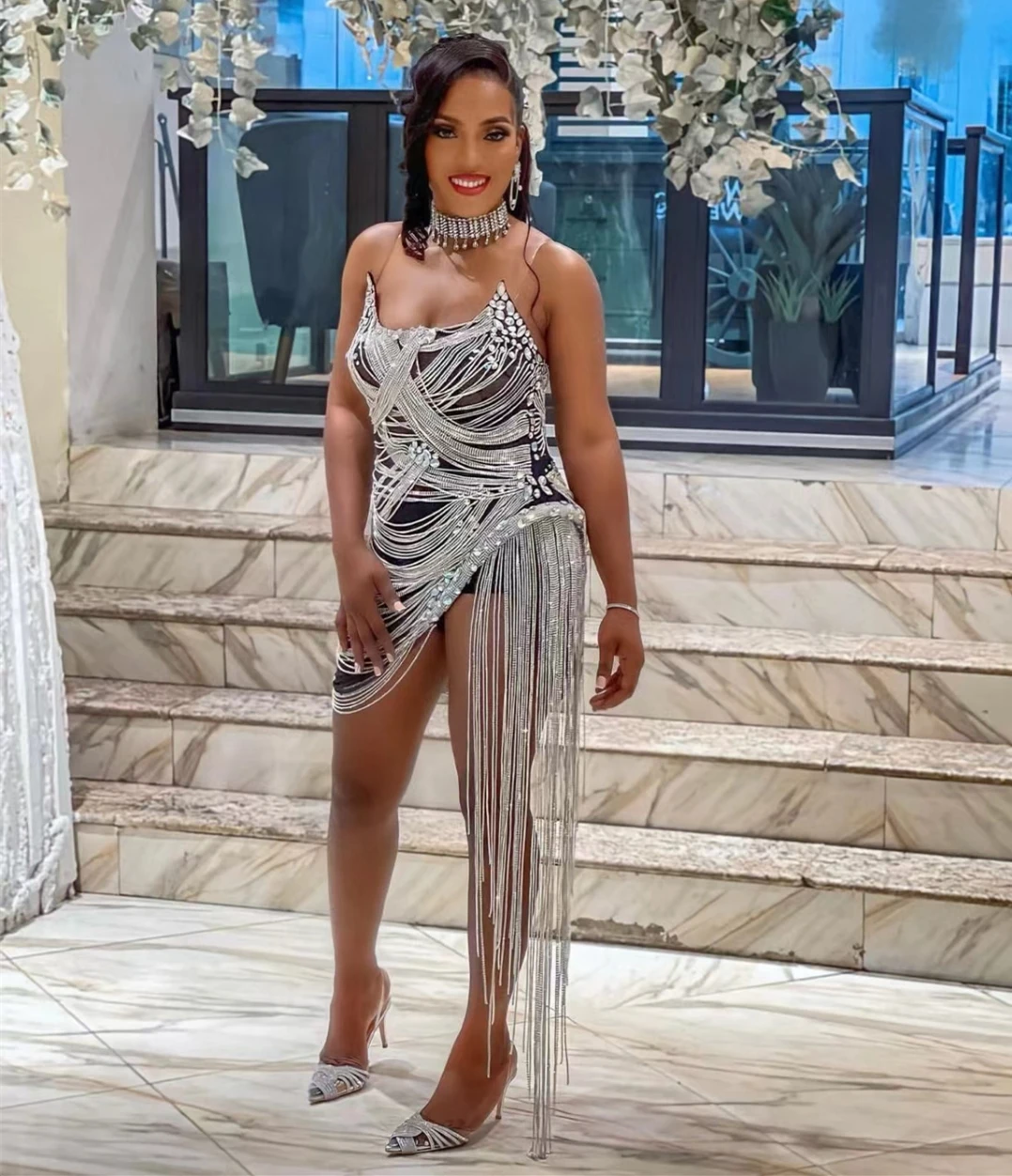 Bling Laser Diamond Fringed Spaghetti Straps Dress Birthday Shinny Diamond Tassel Chain Bodycon Mini Dress Woman Runway Costumes
Bling Laser Diamond Fringed Spaghetti Straps Dress Birthday Shinny Diamond Tassel Chain Bodycon Mini Dress Woman Runway Costumes