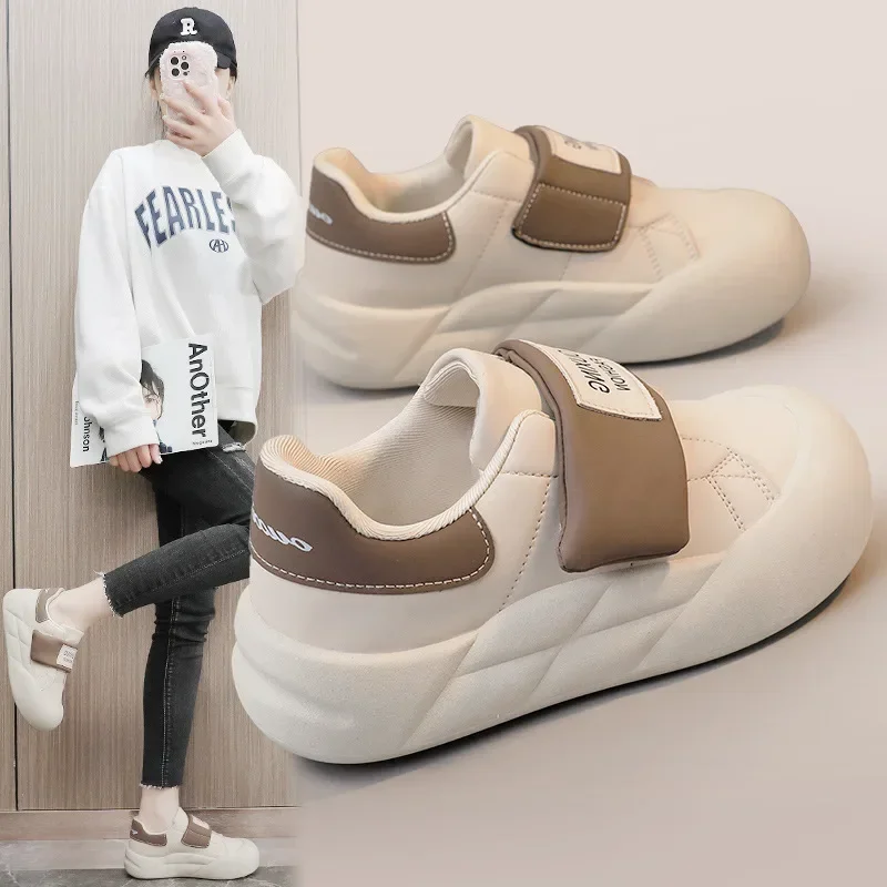 New color matching 2024 spring color matching casual leather shoes hook and loop platform increased Korean wear resistance.
New color matching 2024 spring color matching casual leather shoes hook and loop platform increased Korean wear resistance.