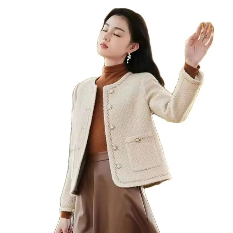 Small Fragrance Fashion Coat Women Slim 2023 Spring And Autumn New Waffle Style Loose Long Sleeve Pocket Short Coat Women Tide
Small Fragrance Fashion Coat Women Slim 2023 Spring And Autumn New Waffle Style Loose Long Sleeve Pocket Short Coat Women Tide