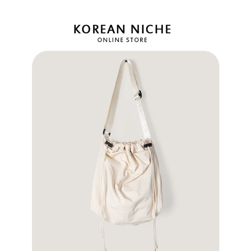 Large Capacity Ladies Crossbody Bag Casual Versatile Handbags Drawstring Luxury Designer Shoulder Bag High Fashion Lightweight
Large Capacity Ladies Crossbody Bag Casual Versatile Handbags Drawstring Luxury Designer Shoulder Bag High Fashion Lightweight