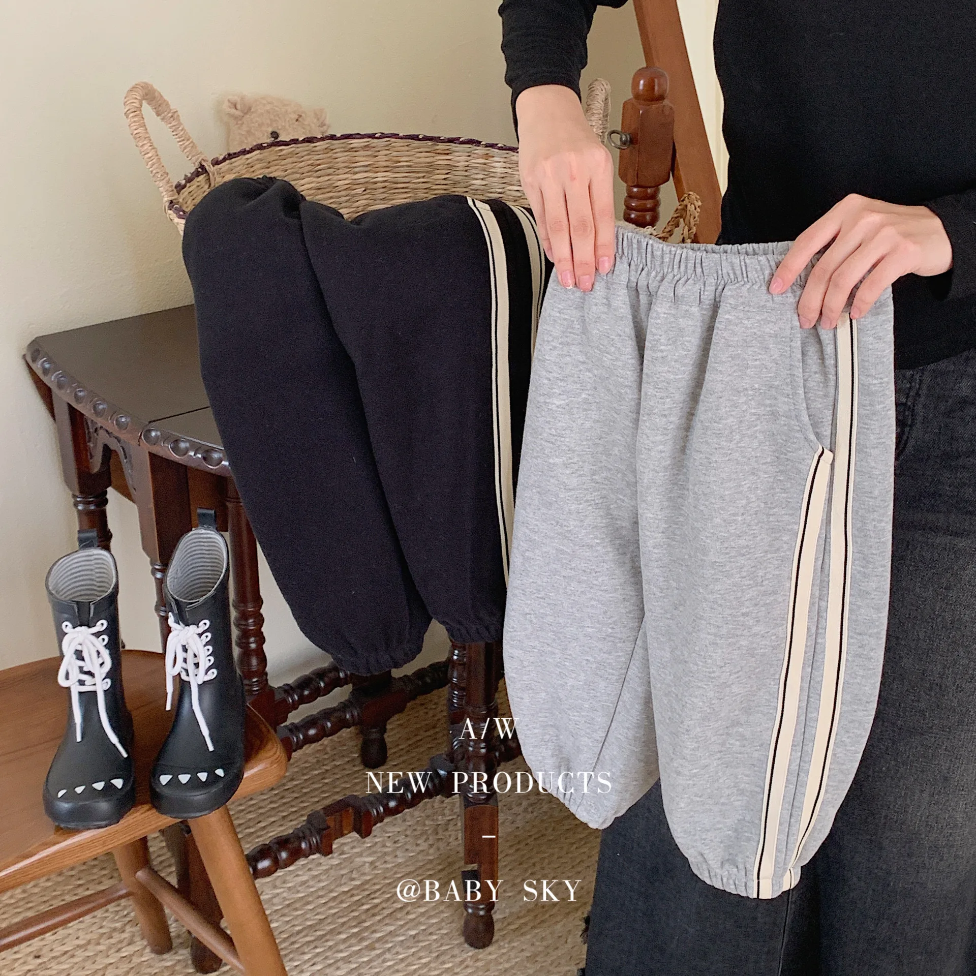 Детские повседневные Простые штаны 2023, Зимние флисовые спортивные кружевные штаны в Корейском стиле для мальчиков, новые модные теплые спортивные штаны для малышей для детей
Детские повседневные Простые штаны 2023, Зимние флисовые спортивные кружевные штаны в Корейском стиле для мальчиков, новые модные теплые спортивные штаны для малышей для детей