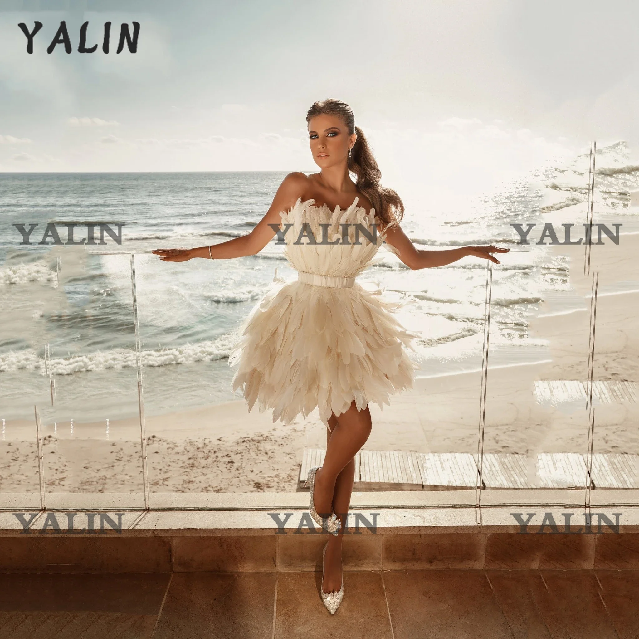 

YALIN Elegant Strapless Cocktail Party Dress White Feather Mini A-Line Prom Backless vestidos de gala celebridades Custom