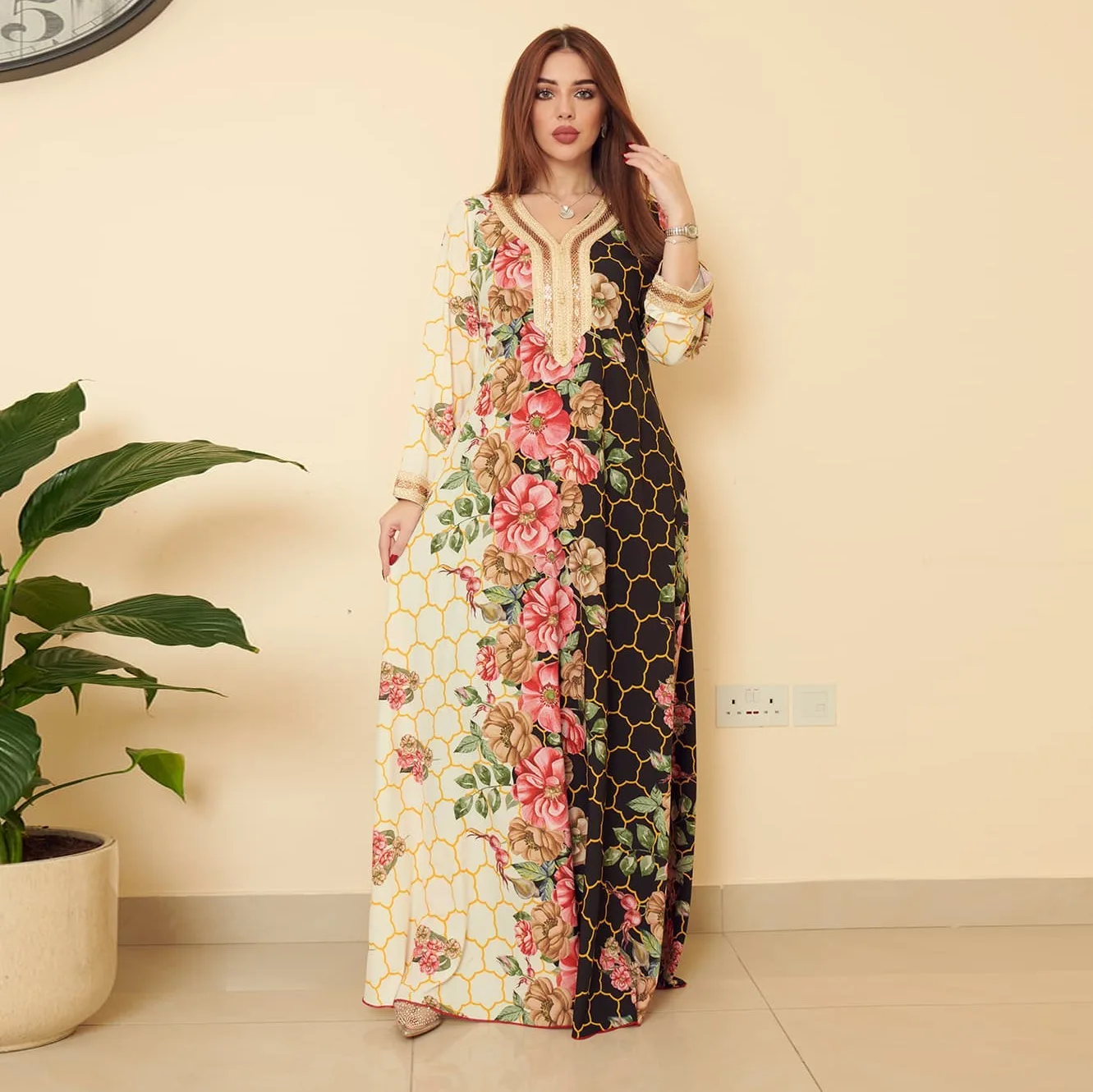 Chic Ethnic Floral Maxi Dress for Women Tape Hotfix Diamond Trim V Neck Long Sleeve Loose Arab Oman Dubai Muslim Abaya
Chic Ethnic Floral Maxi Dress for Women Tape Hotfix Diamond Trim V Neck Long Sleeve Loose Arab Oman Dubai Muslim Abaya