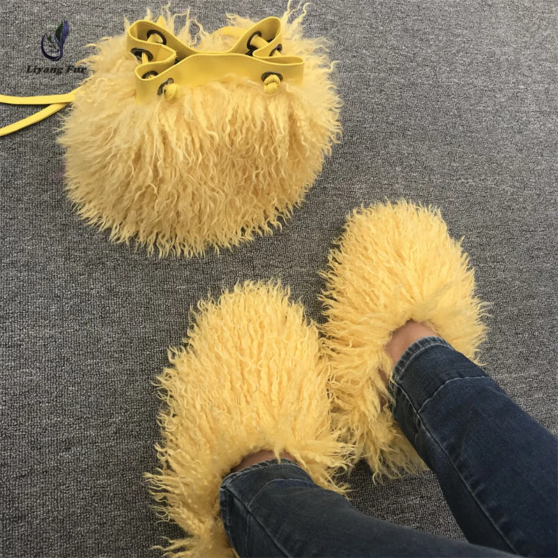 

Wholesale Fluffy Fur Slippers Winter Fashion Home Indoor Anti-Slip Women Faux Curly Mongolian Sheep Fur Slides And Bag Set