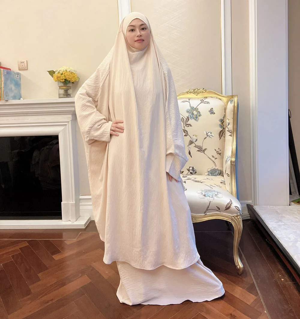 Дубайский мусульманский молитвенный костюм для женщин Abaya Jilbab Hijab длинный хиджаб Khimar халат Abayas мусульманская одежда Niqab Djellaba Burka
Дубайский мусульманский молитвенный костюм для женщин Abaya Jilbab Hijab длинный хиджаб Khimar халат Abayas мусульманская одежда Niqab Djellaba Burka