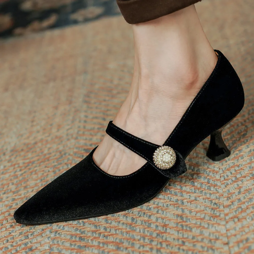 Women's velvet mary jane pumps elegant ladies beading button evening dress heeled shoes for women heels dress high quality shoes
Women's velvet mary jane pumps elegant ladies beading button evening dress heeled shoes for women heels dress high quality shoes