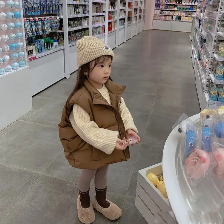2023 New Winter Child Warm Thicken High Collar Vest Baby Cotton Waistcoat Kids Outerwear Kid Clothing Girls Brand Jackets Vest
2023 New Winter Child Warm Thicken High Collar Vest Baby Cotton Waistcoat Kids Outerwear Kid Clothing Girls Brand Jackets Vest