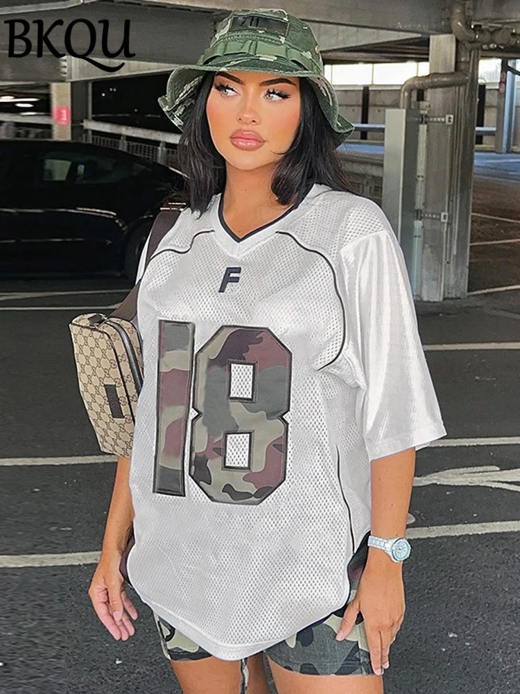 BKQU Short Sleeve Loose T shirt Women Hip-hop Camouflage Print Contrast V-Neck Tee Shirts 2024 Summer Sports Style Oversized Top
BKQU Short Sleeve Loose T shirt Women Hip-hop Camouflage Print Contrast V-Neck Tee Shirts 2024 Summer Sports Style Oversized Top