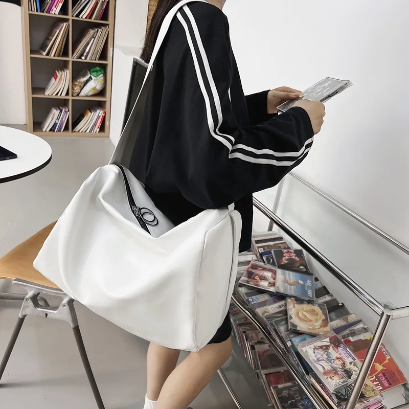 2022 Large Capacity PU Leather Shoulder Bags Solid Soft Casual Travel Bag For Women Fashion Large Handbags
2022 Large Capacity PU Leather Shoulder Bags Solid Soft Casual Travel Bag For Women Fashion Large Handbags